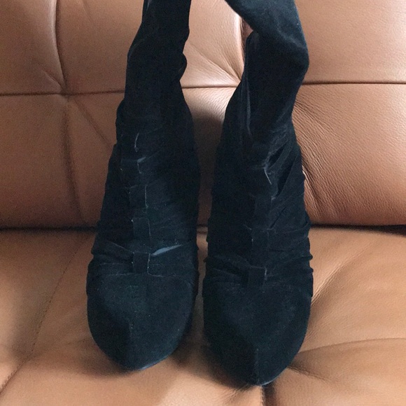 Front ruched boot - Picture 3 of 5